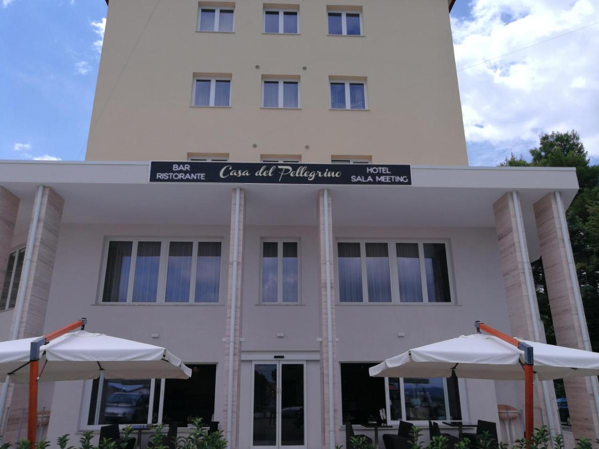 La Casa Del Pellegrino Hotel Manoppello Exterior foto